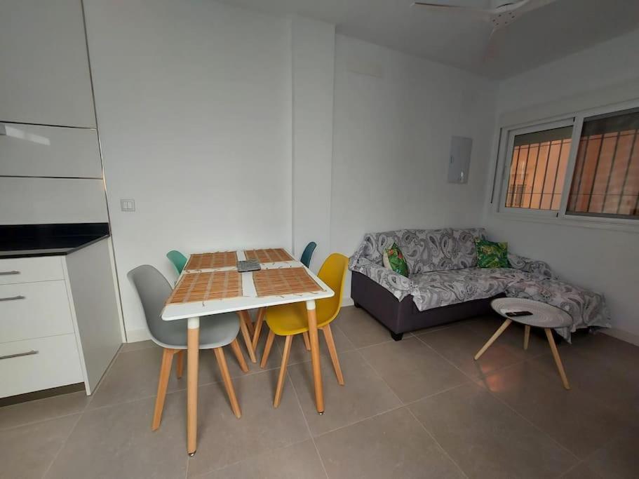 Casa De La Abuela Apartment Malaga Bagian luar foto